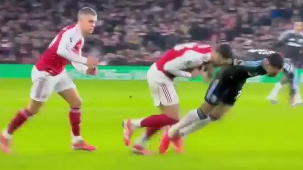 Antoine Semenyo pulls Declan Rice as Arsenal break forward in Bournemouth vs Arsenal