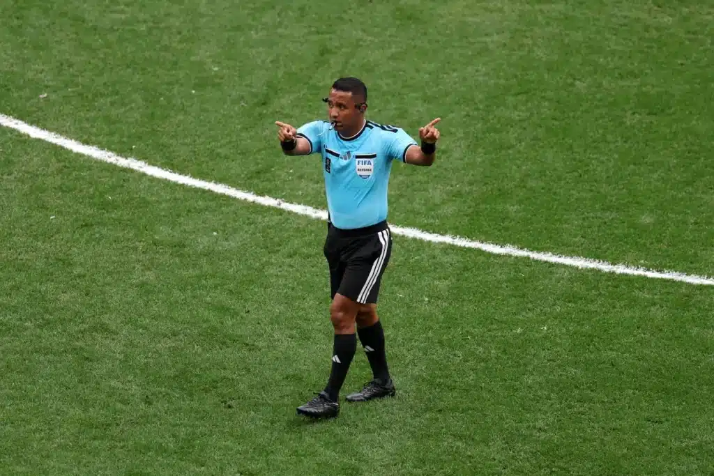 Switzerland vs Colombia referee analysis