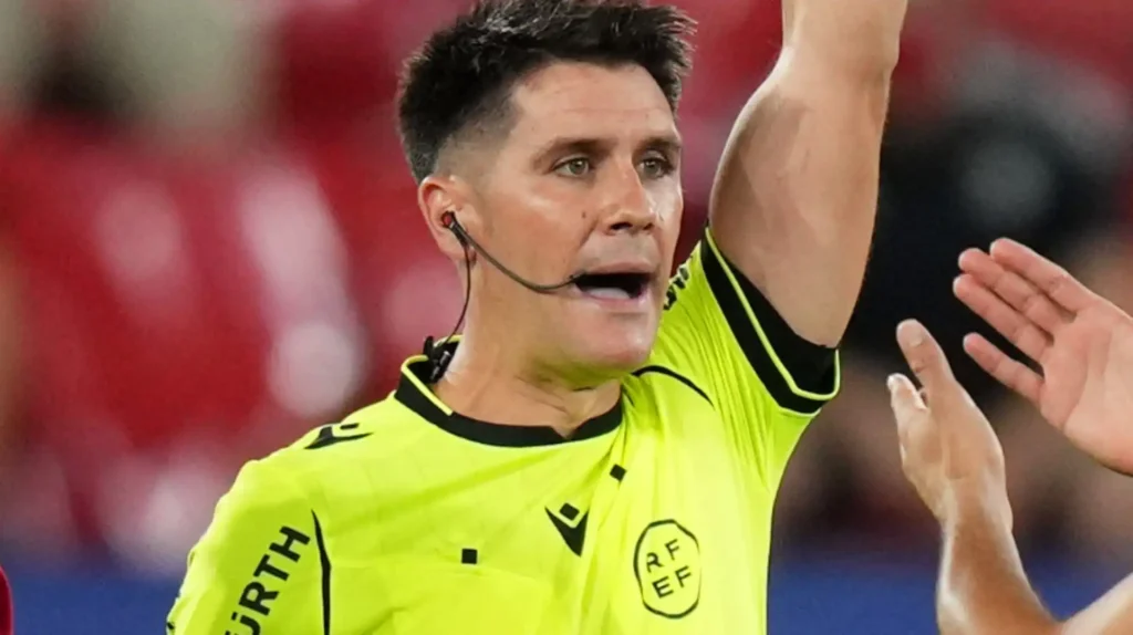 Barcelona vs Athletic referee decisions involving Xavi Espart and Iñaki Williams