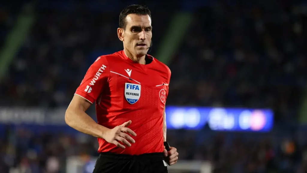 Real Madrid vs Malaga referee Juan Martínez Munuera at the Bernabéu