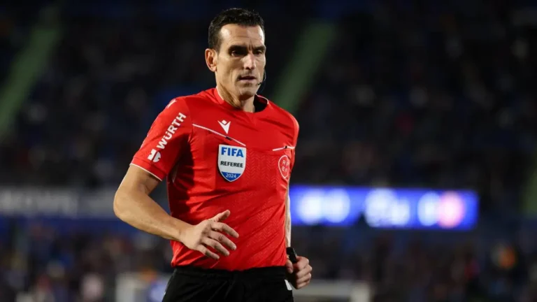 Real Madrid vs Malaga referee Juan Martínez Munuera at the Bernabéu